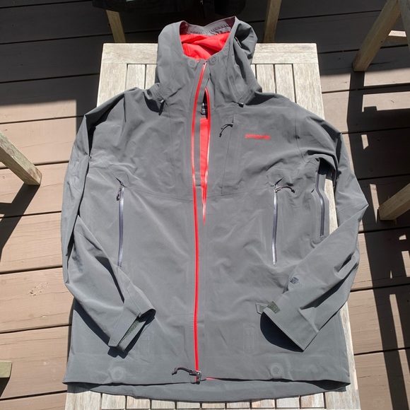 Patagonia Other - Lightweight Patagonia ski jacket with Recco tag -L